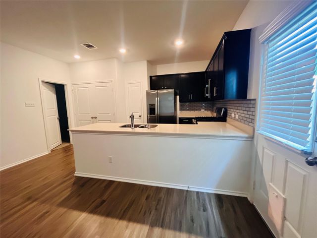 325 Geode GLN, San Marcos, TX 78656