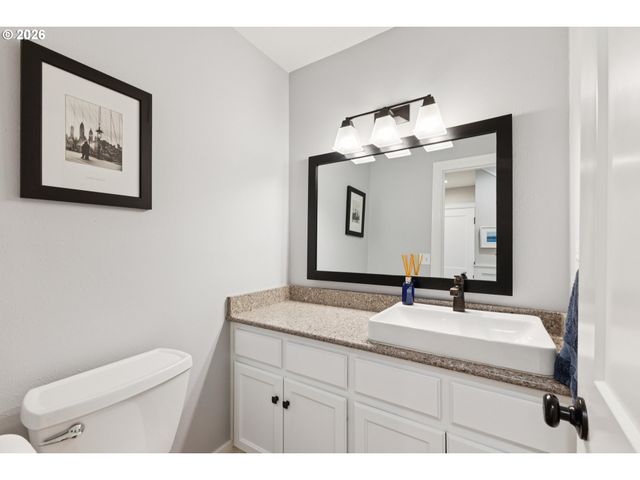 19505 OLSON Ave, Lake Oswego, OR 97034