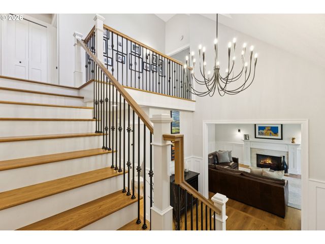 19505 OLSON Ave, Lake Oswego, OR 97034