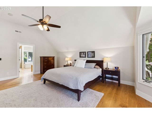 19505 OLSON Ave, Lake Oswego, OR 97034