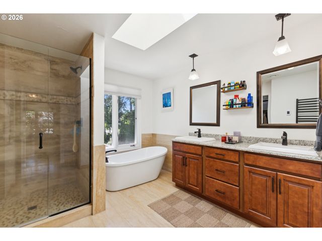 19505 OLSON Ave, Lake Oswego, OR 97034