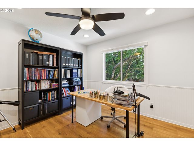 19505 OLSON Ave, Lake Oswego, OR 97034