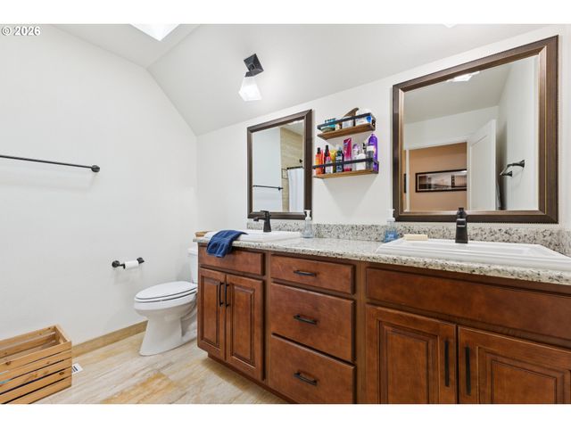 19505 OLSON Ave, Lake Oswego, OR 97034
