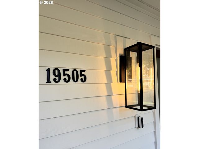 19505 OLSON Ave, Lake Oswego, OR 97034