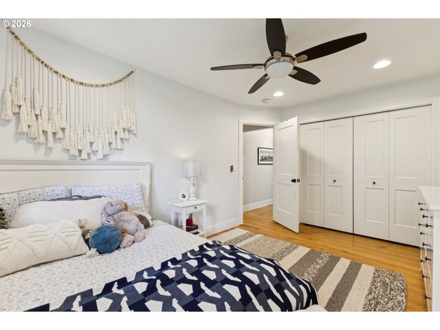 19505 OLSON Ave, Lake Oswego, OR 97034