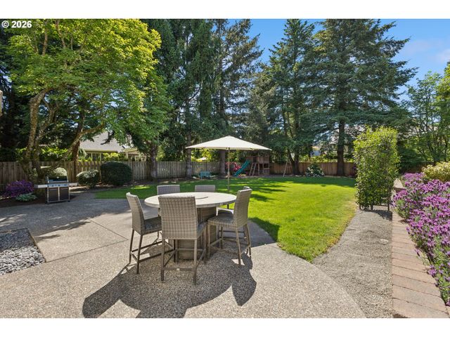 19505 OLSON Ave, Lake Oswego, OR 97034
