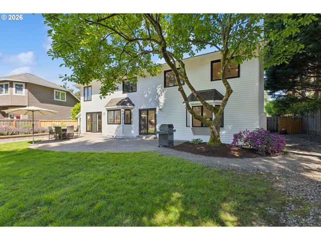 19505 OLSON Ave, Lake Oswego, OR 97034