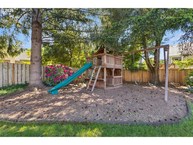19505 OLSON Ave, Lake Oswego, OR 97034