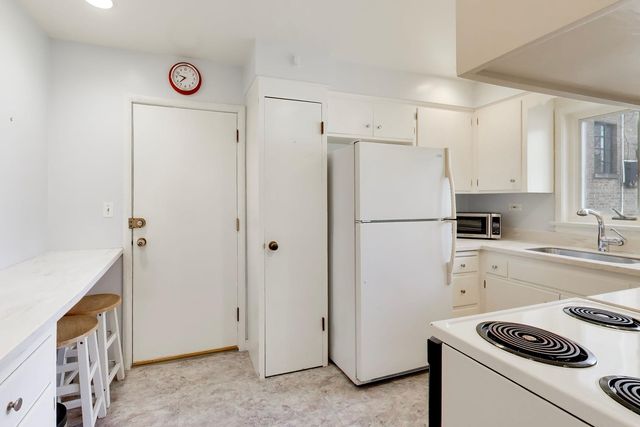 2201 Central Street 1, Evanston, IL 60201