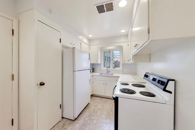 2201 Central Street 1, Evanston, IL 60201