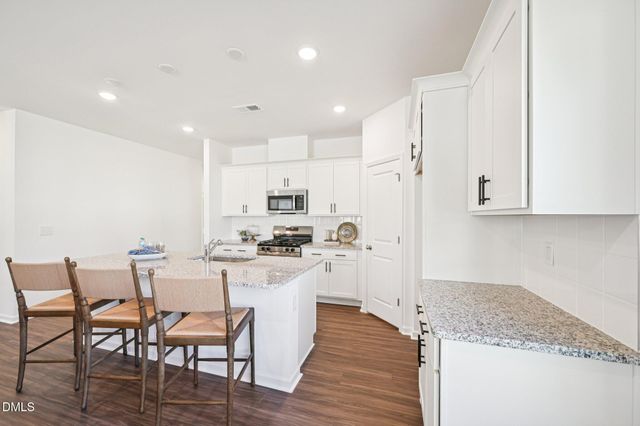 241 S Harvest Rdg Way, Clayton, NC 27520