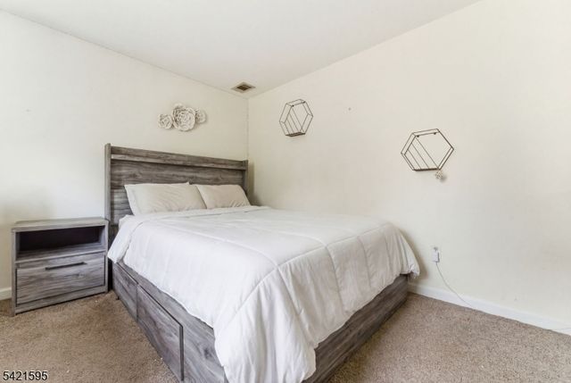 675 Uniontown Rd, Lopatcong Twp., NJ 08865