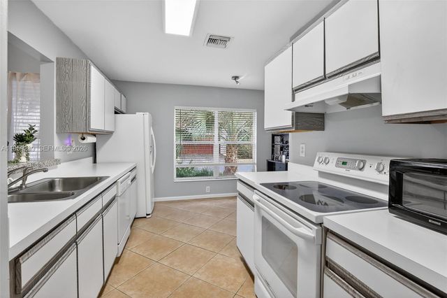 1145 NW 111th Ave, Plantation, FL 33322