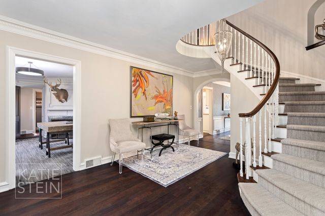 904 Plymouth Avenue SE, Grand Rapids, MI 49506