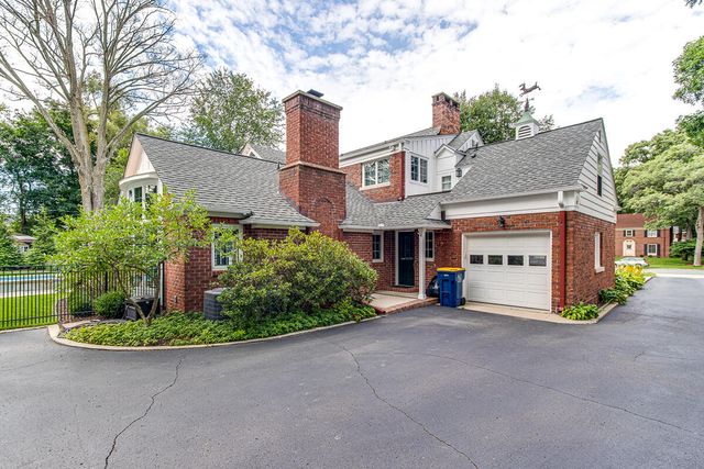 904 Plymouth Avenue SE, Grand Rapids, MI 49506