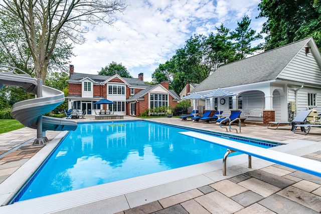 904 Plymouth Avenue SE, Grand Rapids, MI 49506