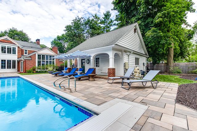 904 Plymouth Avenue SE, Grand Rapids, MI 49506