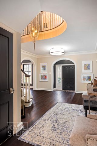 904 Plymouth Avenue SE, Grand Rapids, MI 49506