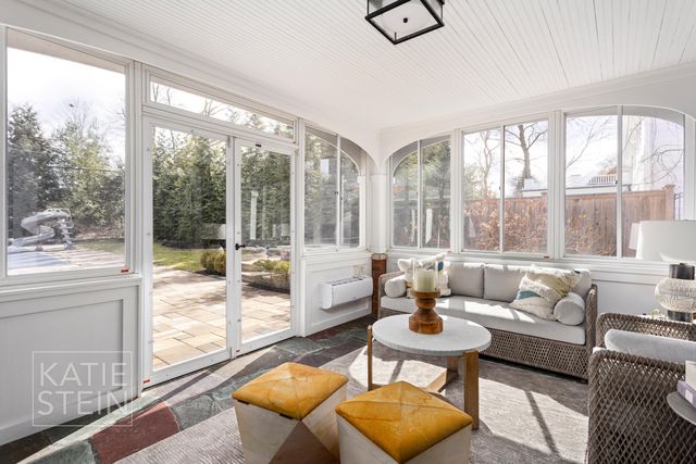 904 Plymouth Avenue SE, Grand Rapids, MI 49506