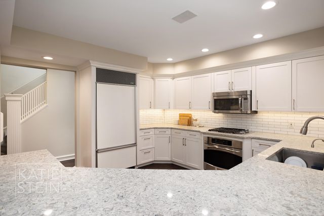 904 Plymouth Avenue SE, Grand Rapids, MI 49506