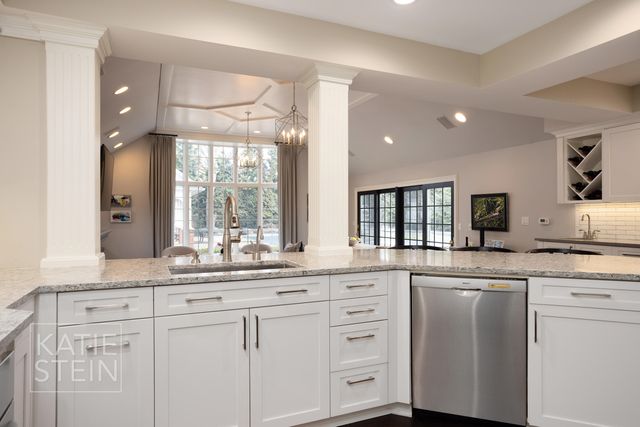 904 Plymouth Avenue SE, Grand Rapids, MI 49506