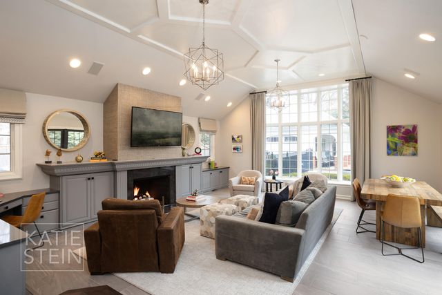 904 Plymouth Avenue SE, Grand Rapids, MI 49506