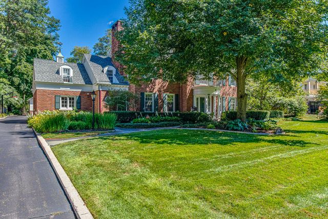 904 Plymouth Avenue SE, Grand Rapids, MI 49506