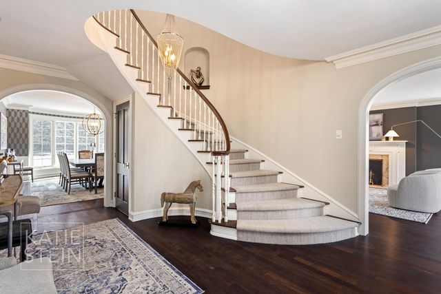 904 Plymouth Avenue SE, Grand Rapids, MI 49506