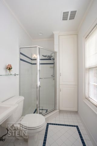 904 Plymouth Avenue SE, Grand Rapids, MI 49506