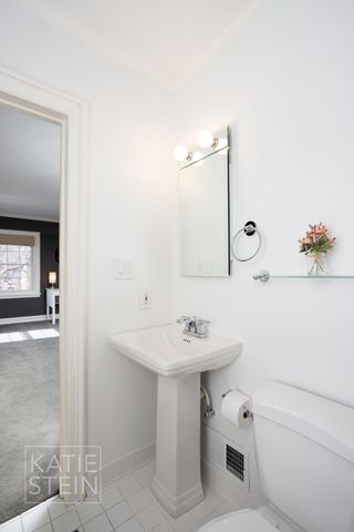 904 Plymouth Avenue SE, Grand Rapids, MI 49506