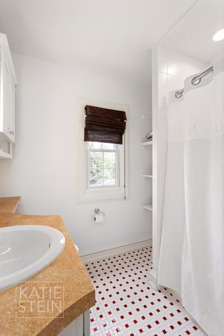 904 Plymouth Avenue SE, Grand Rapids, MI 49506