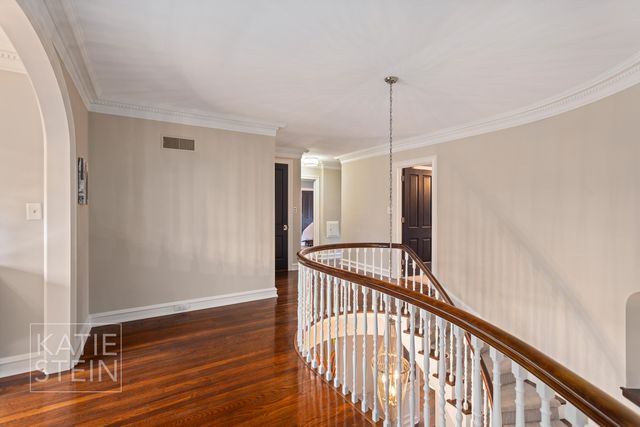 904 Plymouth Avenue SE, Grand Rapids, MI 49506