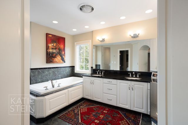 904 Plymouth Avenue SE, Grand Rapids, MI 49506