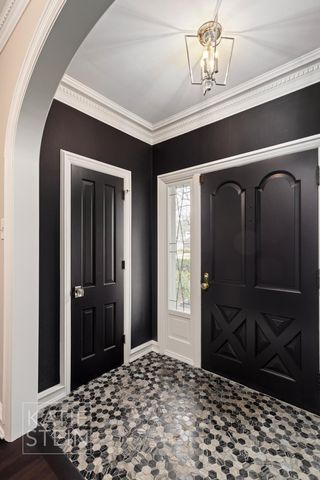 904 Plymouth Avenue SE, Grand Rapids, MI 49506