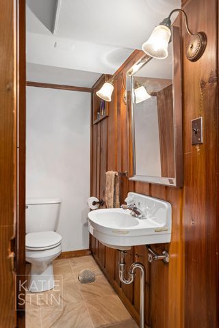 904 Plymouth Avenue SE, Grand Rapids, MI 49506