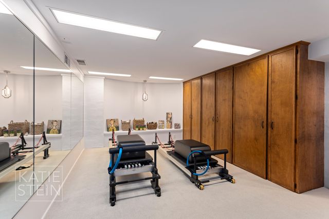 904 Plymouth Avenue SE, Grand Rapids, MI 49506