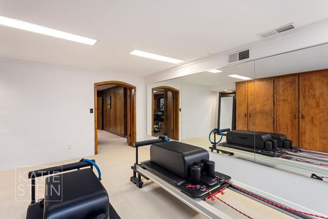 904 Plymouth Avenue SE, Grand Rapids, MI 49506