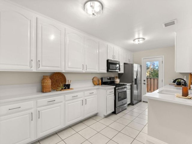 1817 Castle, Escondido, CA 92029