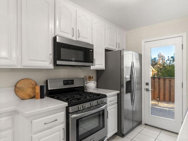 1817 Castle, Escondido, CA 92029
