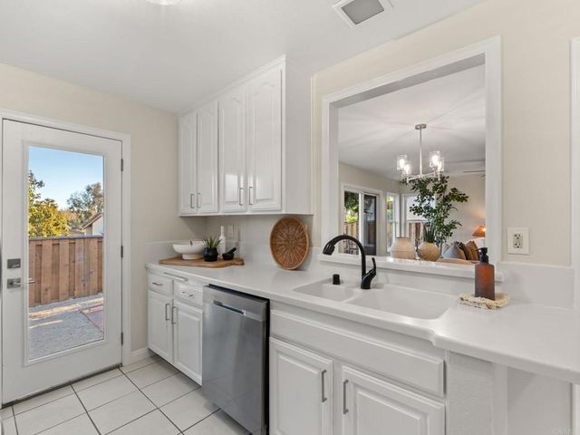 1817 Castle, Escondido, CA 92029