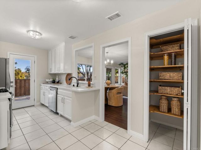 1817 Castle, Escondido, CA 92029