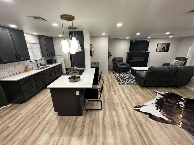 401 Rock Place, Moore, OK 73160