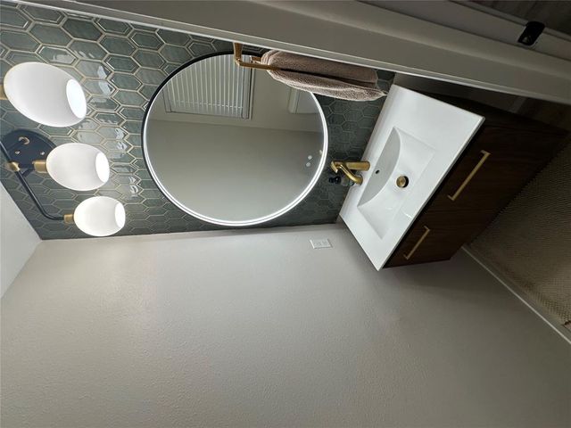 401 Rock Place, Moore, OK 73160