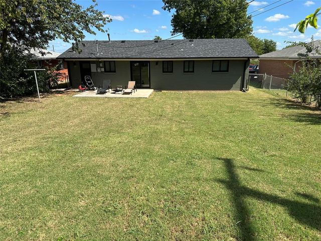 401 Rock Place, Moore, OK 73160