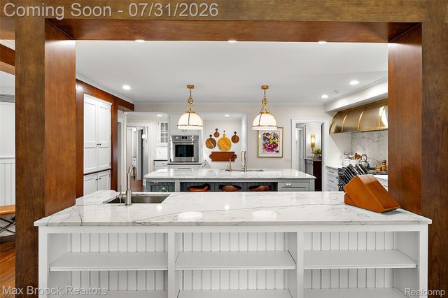 590 Haverhill Road, Bloomfield Hills, MI 48304