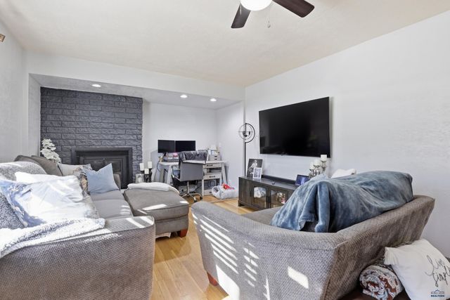 2004 RED DALE DR, Rapid City, SD 57702