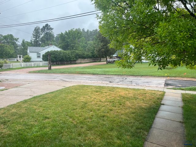 2004 RED DALE DR, Rapid City, SD 57702