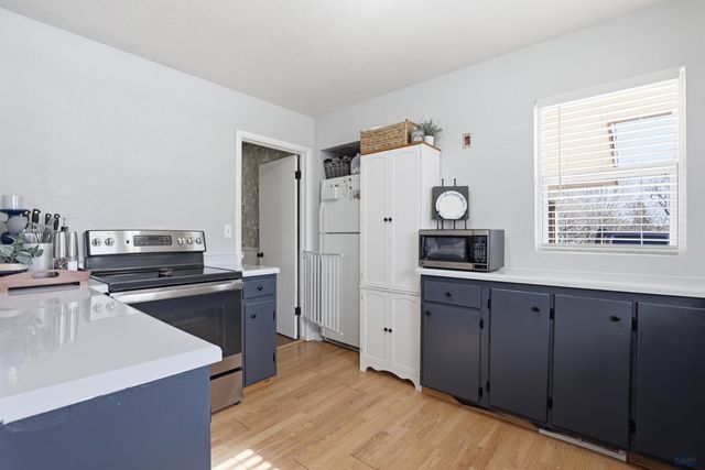 2004 RED DALE DR, Rapid City, SD 57702