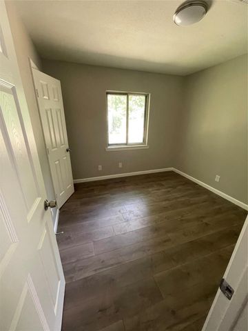 9902 Valley Sun Drive, Houston, TX 77078