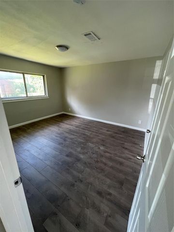 9902 Valley Sun Drive, Houston, TX 77078